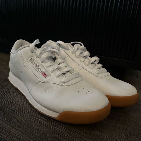 REEBOK classics women’s size 6.5 white gently used - Picture 1 of 9